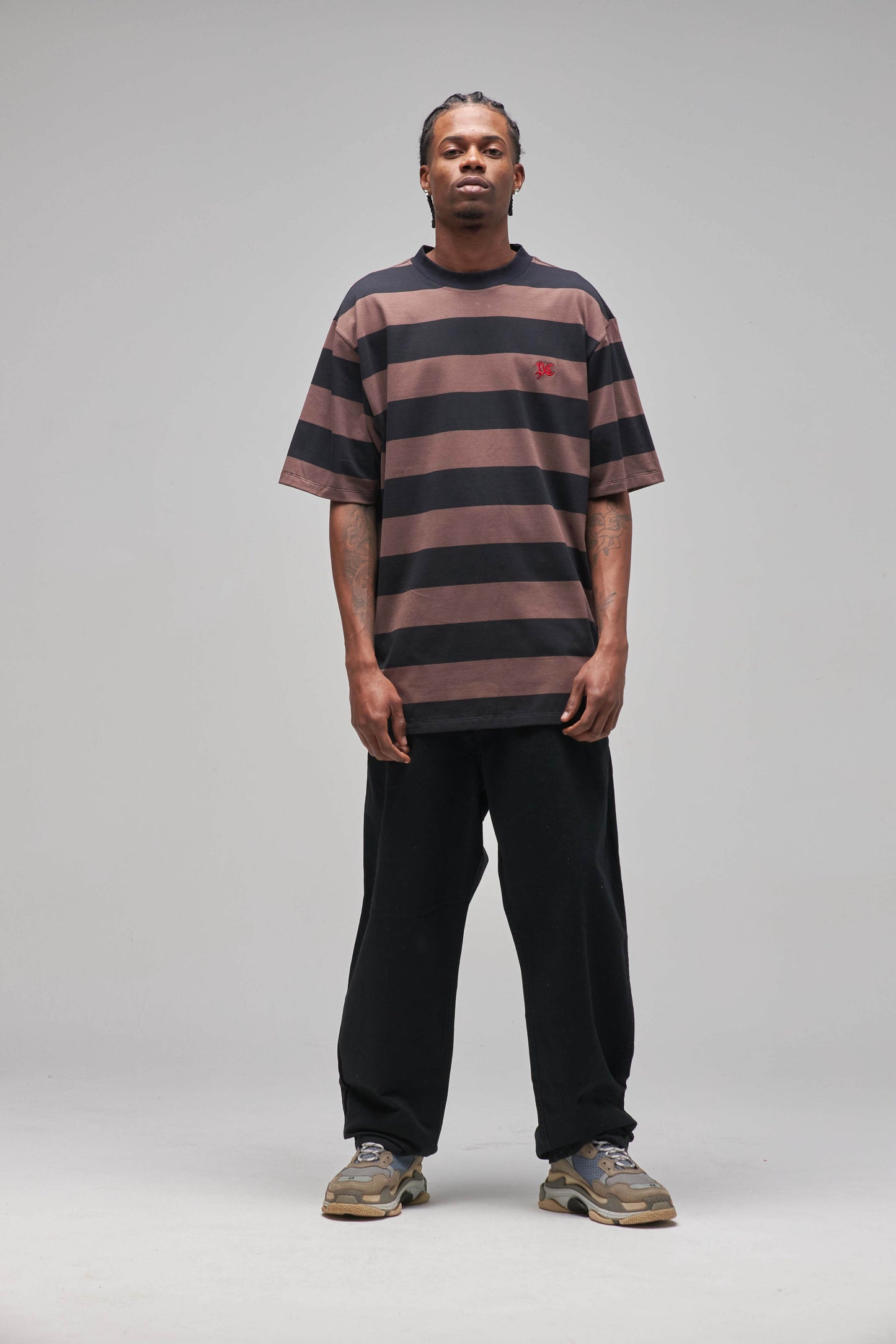 CAMISETA LISTRADA "PC" BLACK-BROWN