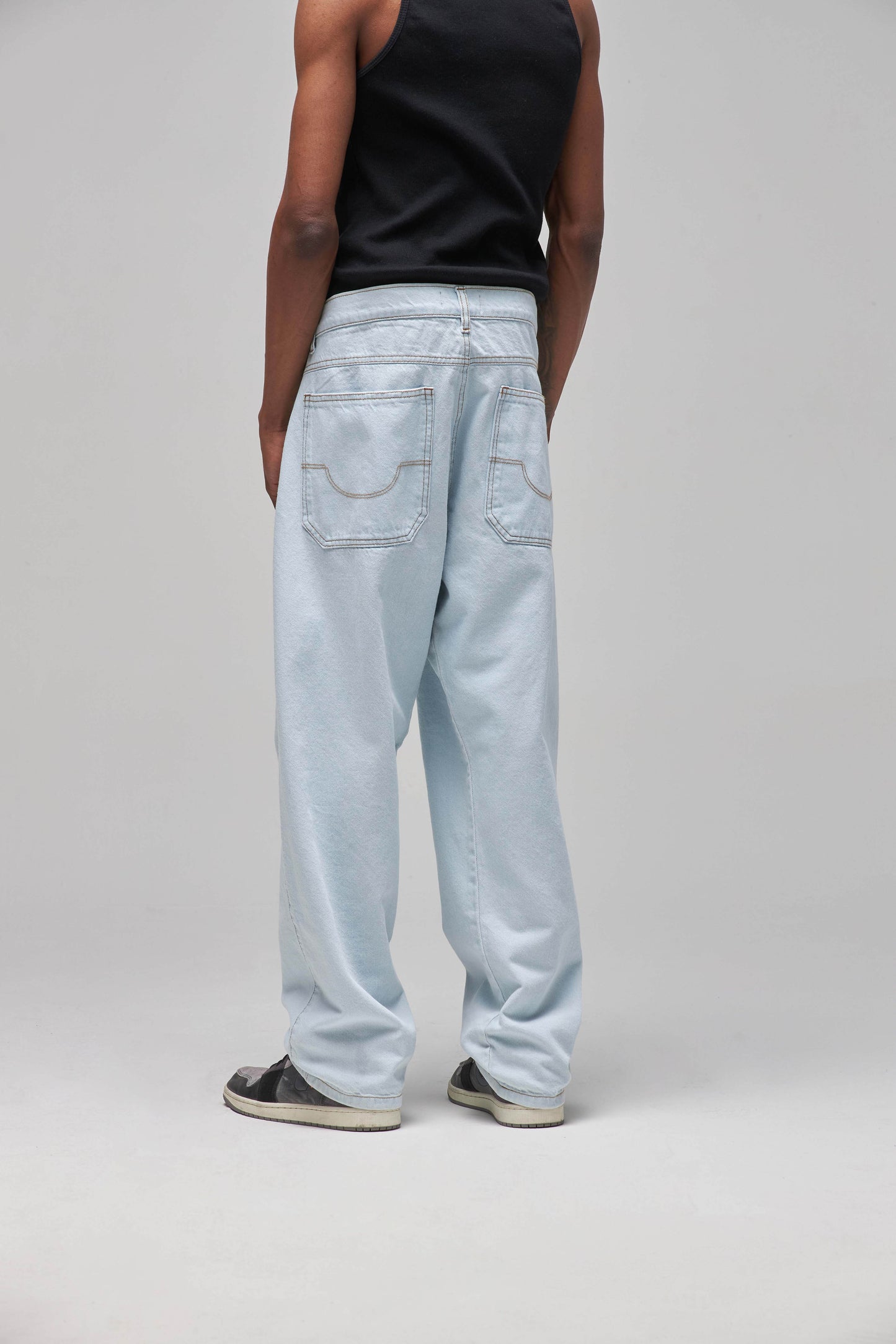 CALÇA JEANS DELAVÊ