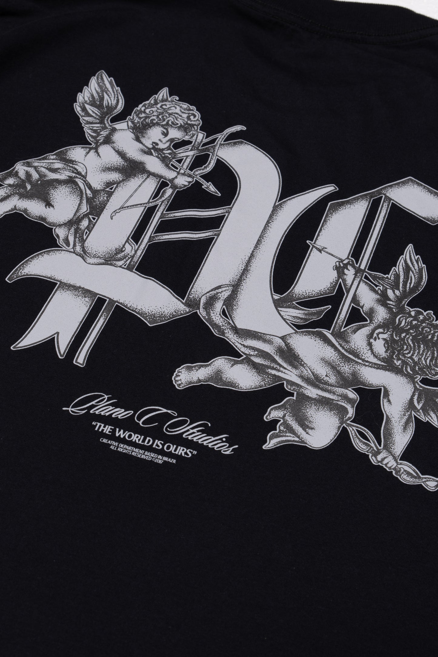 CAMISETA "DIVINE" BLACK