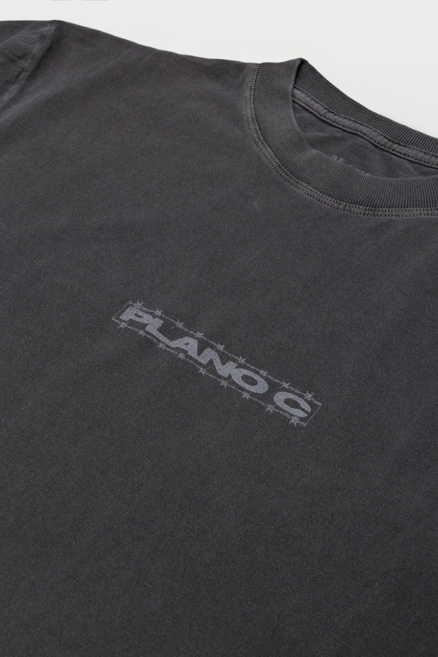 CAMISETA STONE "FIERCE DOGS" GRAPHITE