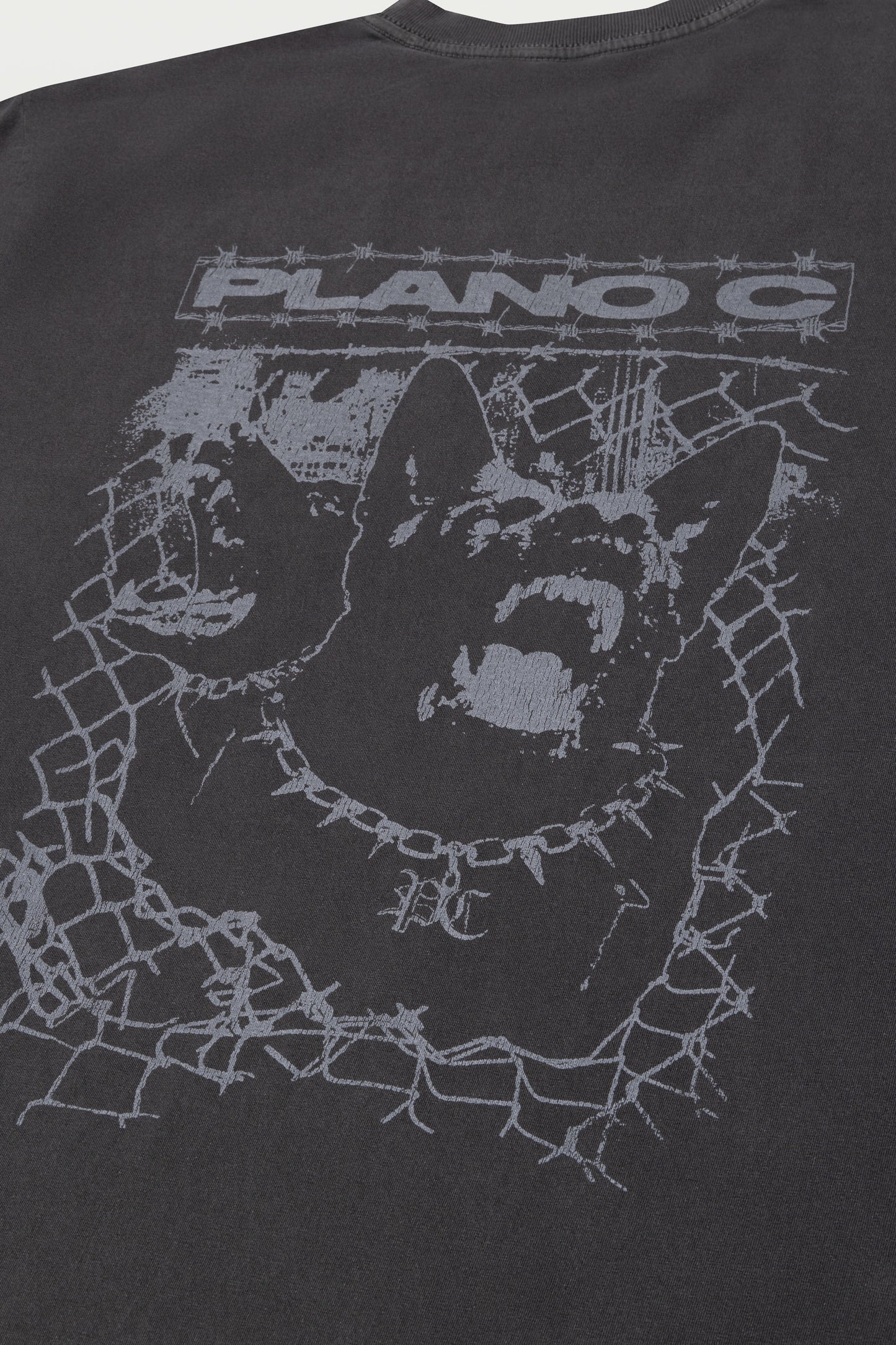 CAMISETA STONE "FIERCE DOGS" GRAPHITE