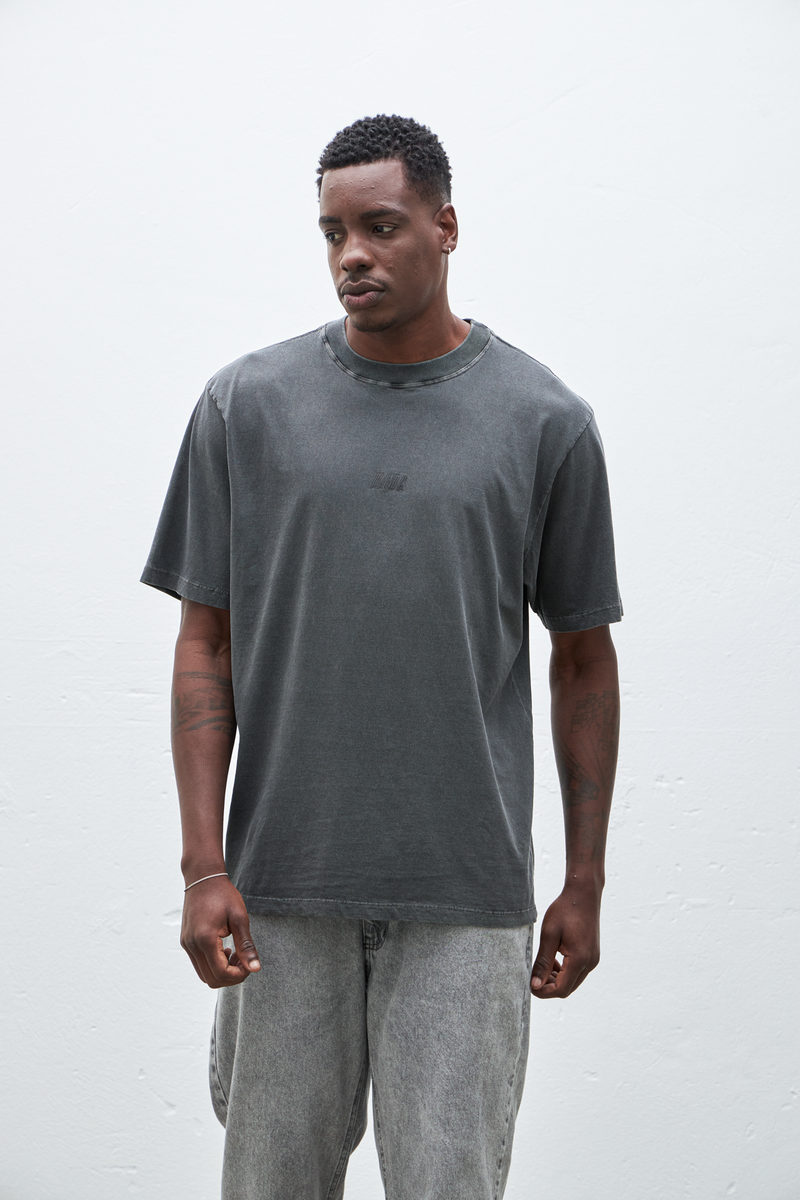 CAMISETA WASH LOGO GRAFITE