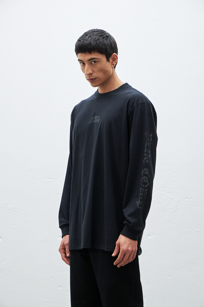 CAMISETA MANGA LONGA GOTHIC PRETO