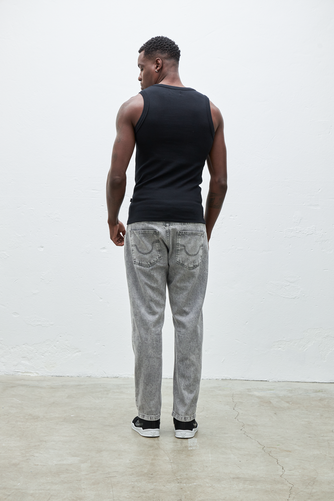 CALÇA WASHED GREY C.