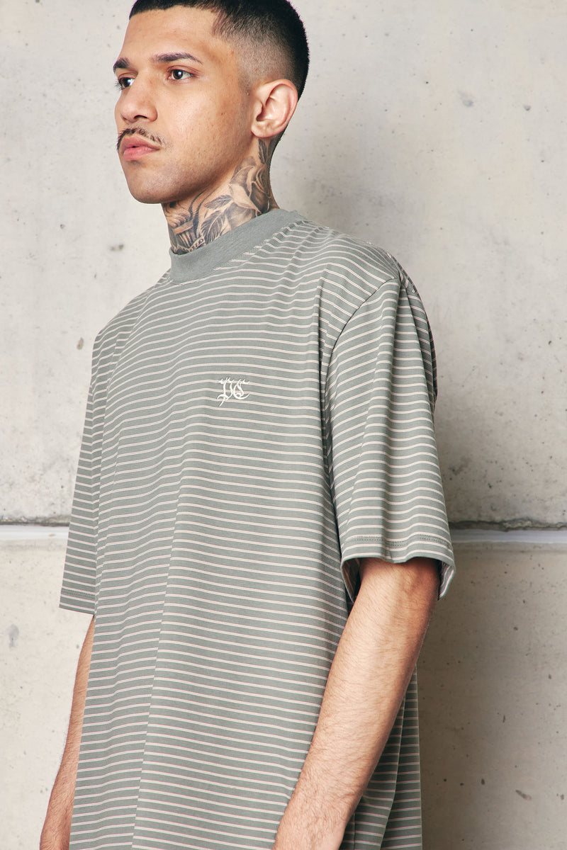 CAMISETA LISTRADA "PC" OLIVE GREEN