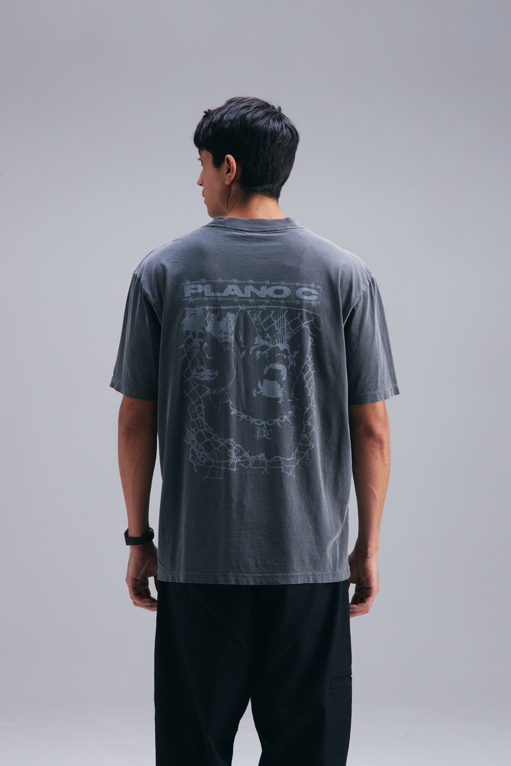 CAMISETA STONE "FIERCE DOGS" GRAPHITE
