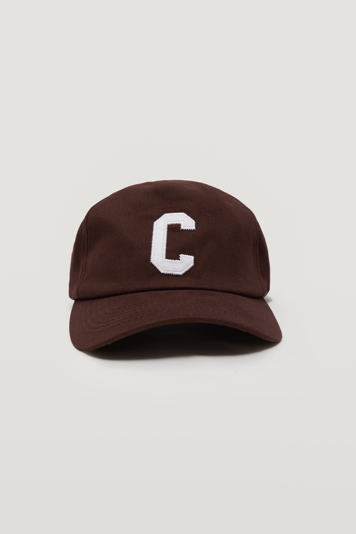 DAD HAT LETTER C MARROM