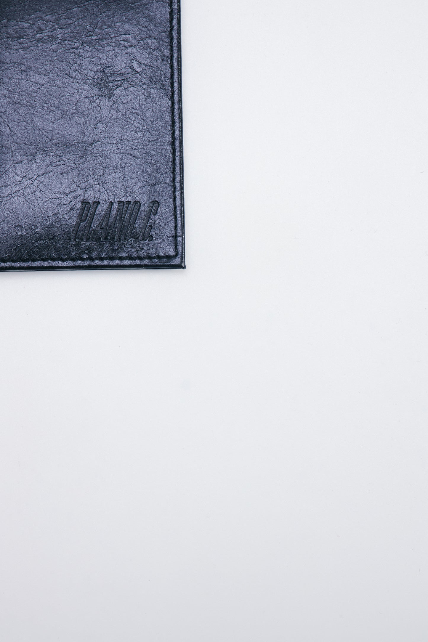 CARTEIRA DOBRAVEL CLASSIC- COURO LEGÍTIMO PRETO